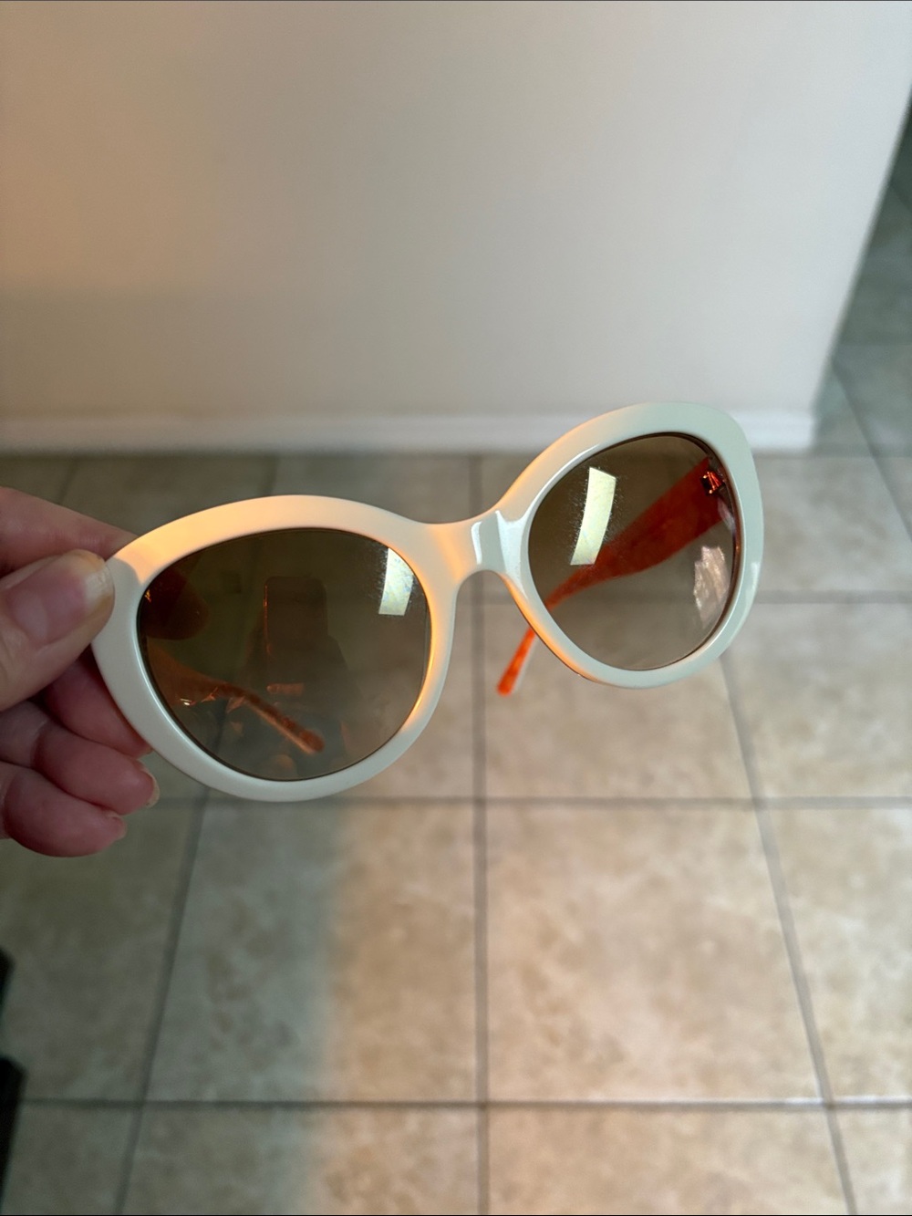 Tory Burch White Oversized Mirrored Cat-Eye Sunglasses - Picture 5 of 7